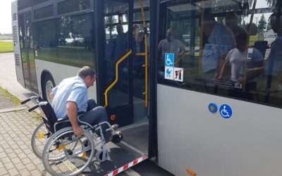 Marijampolės autobusų parko vairuotojams – mokymai, kaip padėti turintiems skirtingas negalias