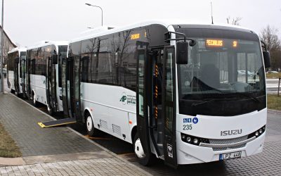 Nauji žemagrindžiai autobusai – Naujojoje Akmenėje