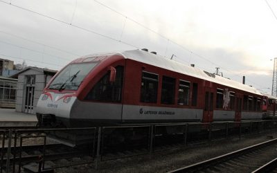 Susisiekimo ministerija ir „LTG Link“ pasirašė sutartį dėl keleivių vežimo geležinkeliais