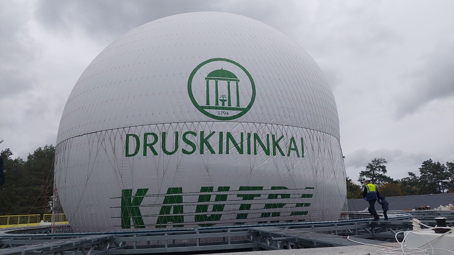 Įrenginėjamoje Druskininkų autobusų stotyje – į dangų kylantis helio balionas
